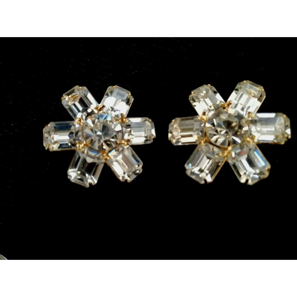 Vintage TRIFARI Earrings Facet Rhinestone GOLD TONE CLIP On Statement